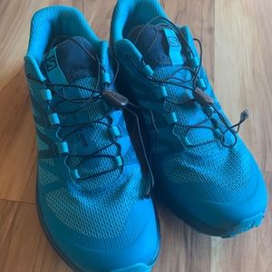 Women’s Salomon Shoes 8.5